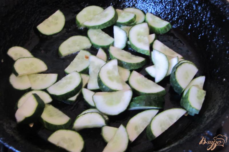 Фото приготовление рецепта: Овощное ассорти в томатной заливке шаг №2