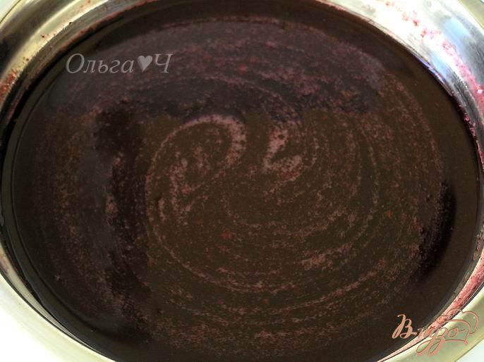 Фото приготовление рецепта: Мятный черносмородиновый морс шаг №4