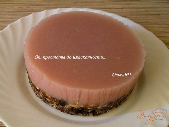 Фото приготовление рецепта: Торт-желе без выпечки с гуавой шаг №5