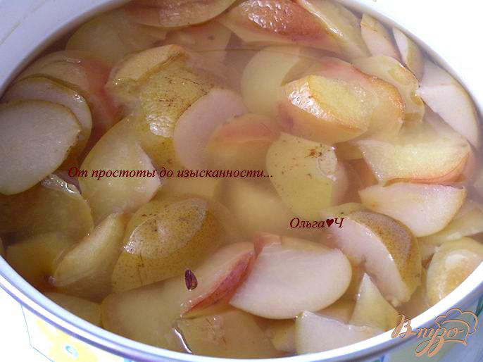 Фото приготовление рецепта: Яблочно-грушевый кисель шаг №3