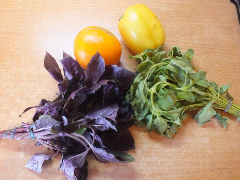 Фото приготовление рецепта: Салат из желтых микадо и болгарского перца шаг №1