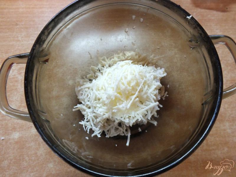 Фото приготовление рецепта: Помидоры запеченные с неочищенным рисом и сыром сулугуни шаг №3
