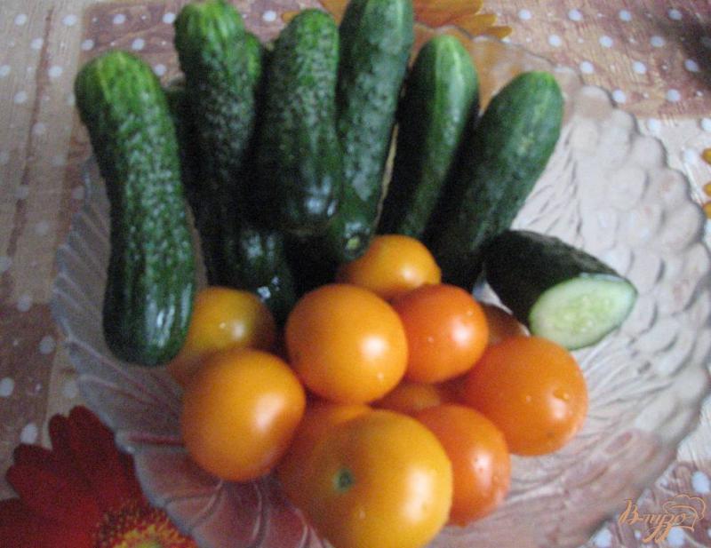 Фото приготовление рецепта: Салат с желтіми помидорами шаг №1