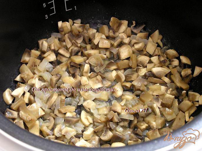 Фото приготовление рецепта: Закусочный манник с грибами (в мультиварке) шаг №1