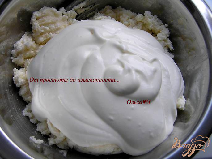 Фото приготовление рецепта: Творожный десерт с малиной шаг №2