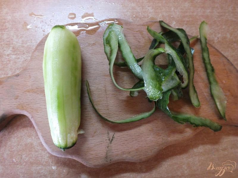 Фото приготовление рецепта: Салат из свежего кабачка с соевым соусом шаг №3