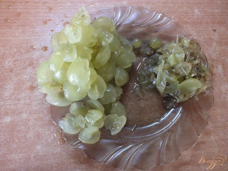 Фото приготовление рецепта: Сорбе из винограда с ликером и грецким орехом шаг №2