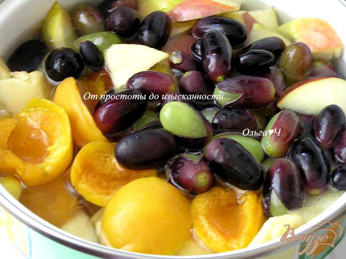 Фото приготовление рецепта: Кисель из яблок, абрикосов и винограда с желфиксом шаг №1