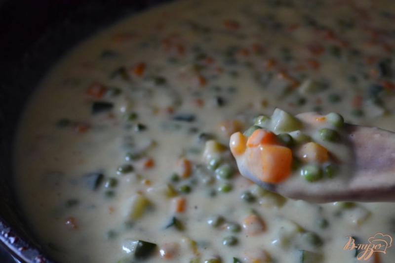 Фото приготовление рецепта: Сливочно-овощной соус к пасте шаг №3