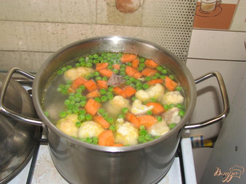 Фото приготовление рецепта: Суп с зеленым горошком шаг №3