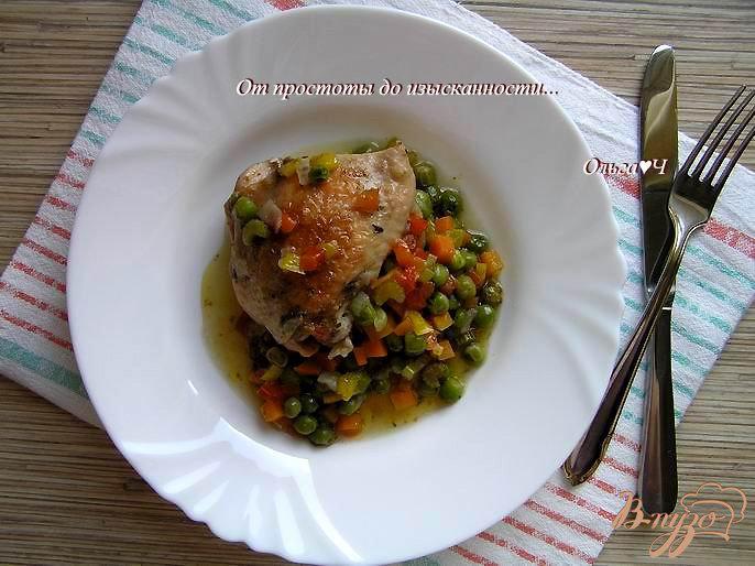 Фото приготовление рецепта: Курица в соусе из зеленого горошка шаг №7