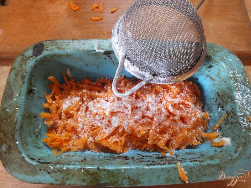 Фото приготовление рецепта: Морковный пирог шаг №9