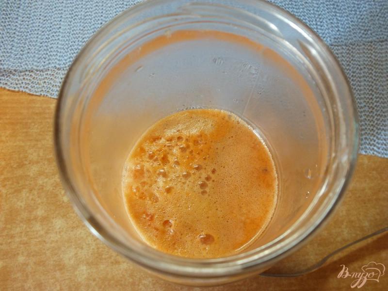 Фото приготовление рецепта: Морс яблочно-морковно-медовый шаг №6