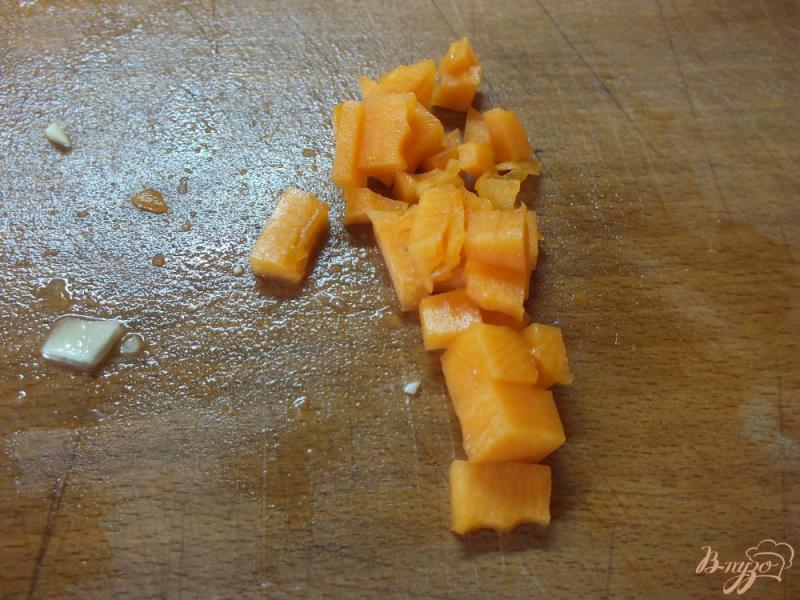 Фото приготовление рецепта: Перцы фаршированные сыром и овощами шаг №5