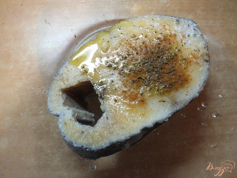 Фото приготовление рецепта: Рыба масляная в специях и оливковом масле шаг №2