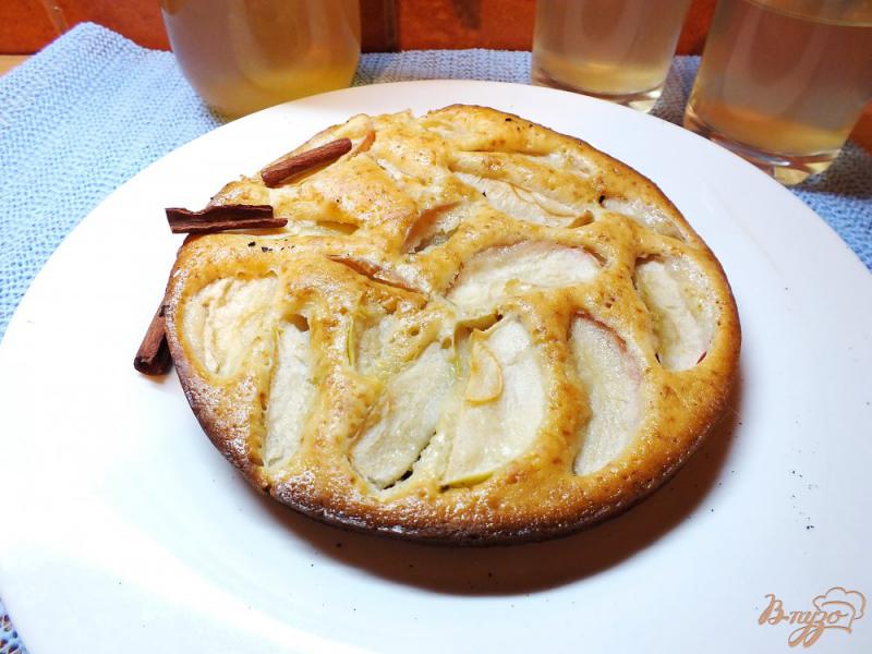 Фото приготовление рецепта: Открытый яблочный пирог шаг №7
