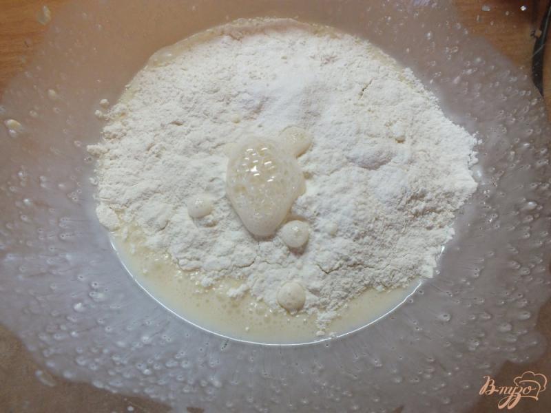 Фото приготовление рецепта: Открытый ялочно-грушевый пирог-печенье шаг №4
