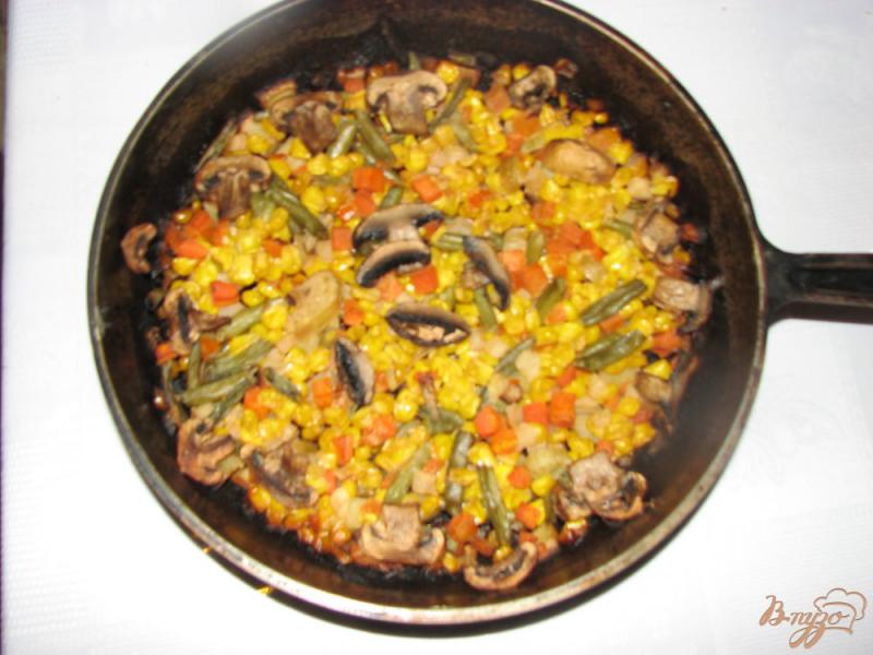 Фото приготовление рецепта: Овощи печеные Сковородка с грибами шаг №6