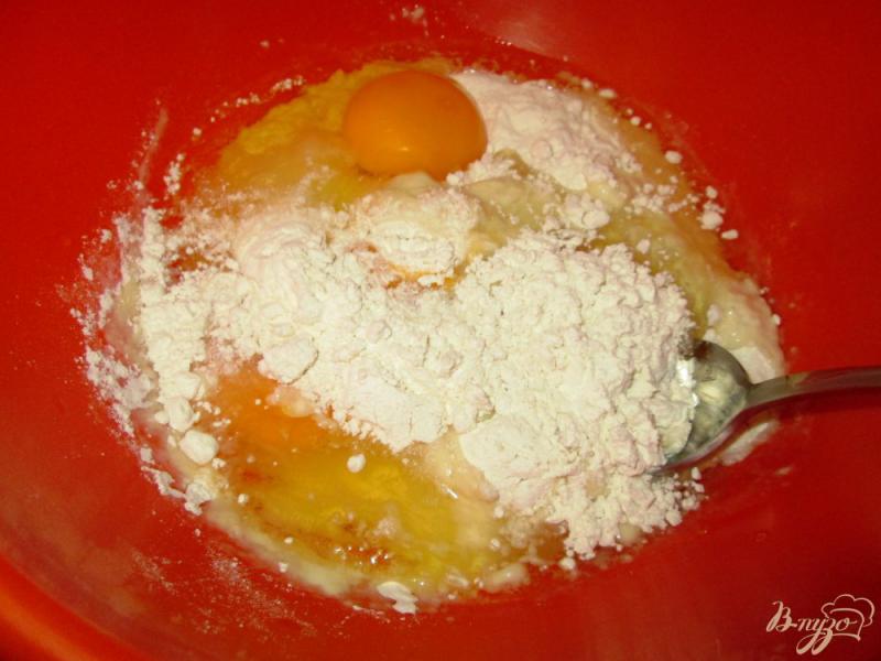 Фото приготовление рецепта: Пирог с яблоками, грушами и сливами шаг №2