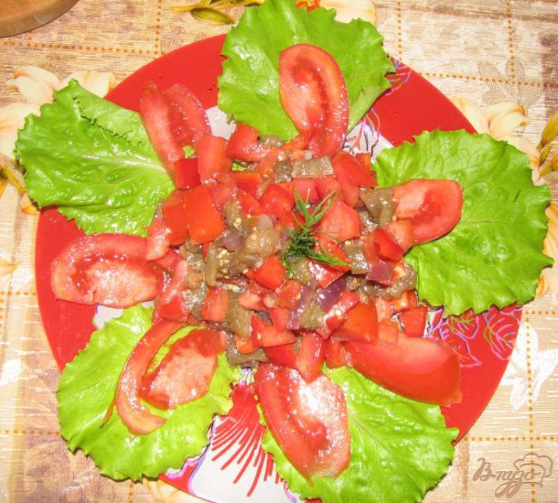 Фото приготовление рецепта: Салат из помидоров и печеных баклажан шаг №7