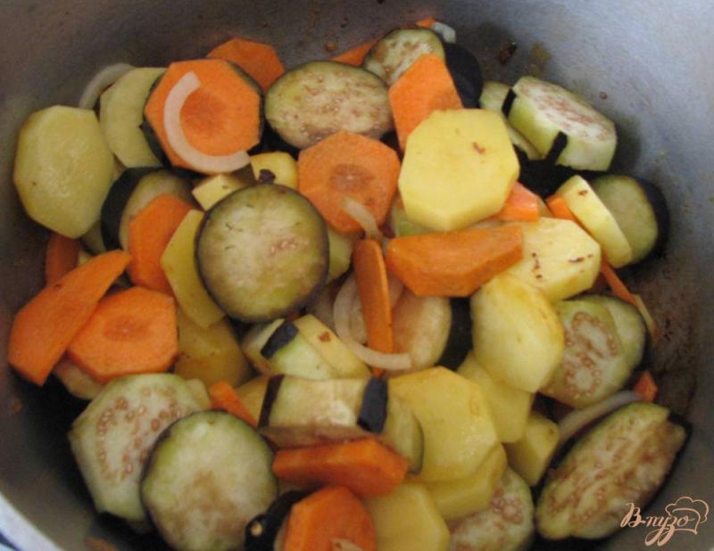 Фото приготовление рецепта: Картофель с овощами, тушеный по-домашнему шаг №5