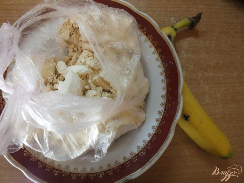 Фото приготовление рецепта: Творожно-банановые оладьи шаг №1