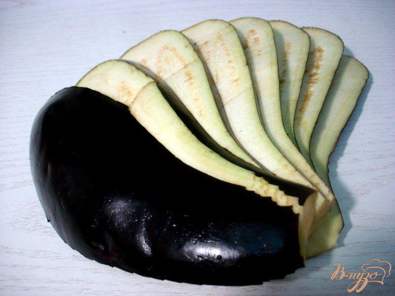 Фото приготовление рецепта: Салат из сердца с баклажанами и грибами шаг №3