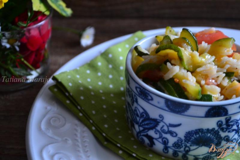 Фото приготовление рецепта: Рисовый салат с овощами и сыром шаг №4