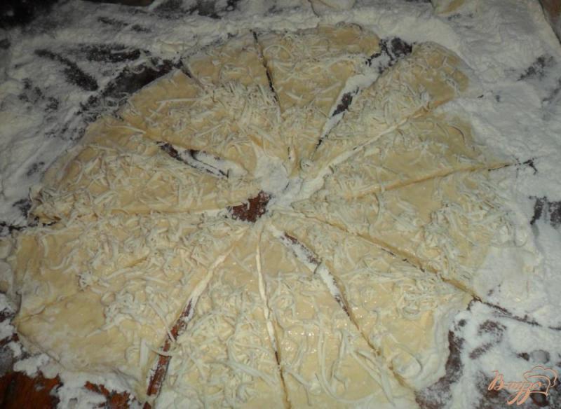 Фото приготовление рецепта: Картофельное слоеное печенье шаг №4