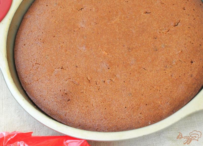 Фото приготовление рецепта: Постный медово-шоколадный манник с изюмом и орехами шаг №4