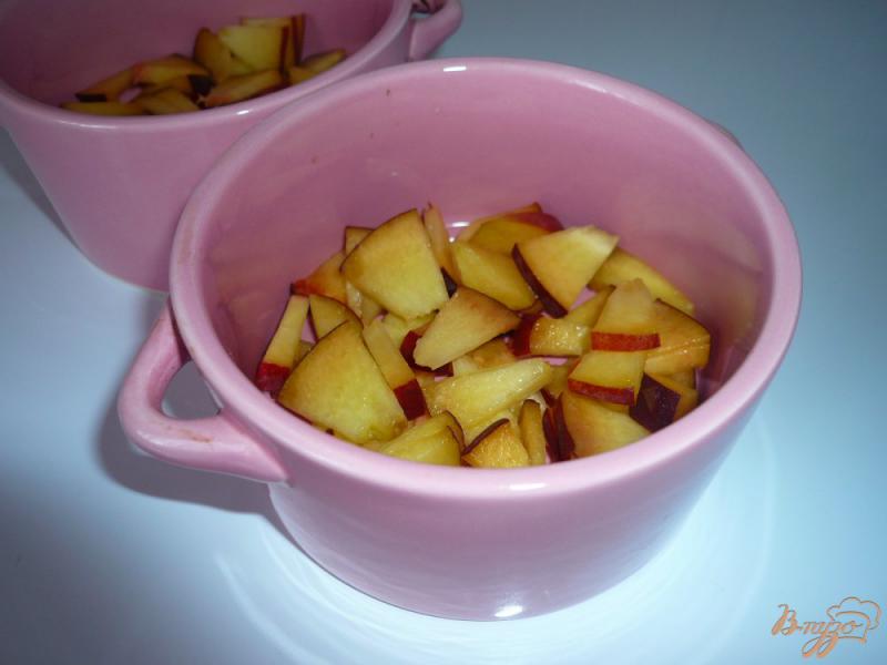 Фото приготовление рецепта: Желе из ряженки со свежими персиками шаг №3