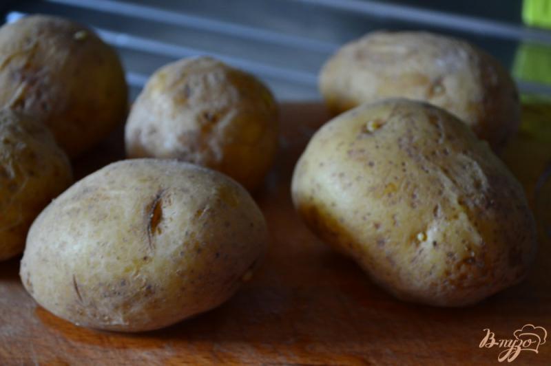 Фото приготовление рецепта: Картофель с гусиным паштетом шаг №3