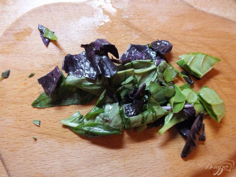 Фото приготовление рецепта: Салат с огурцом и тимьяном шаг №6