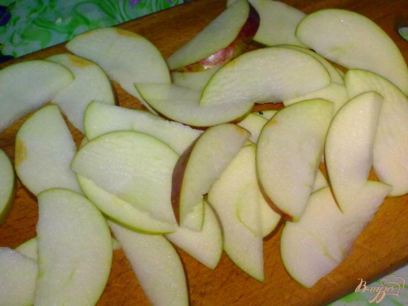 Фото приготовление рецепта: Компот яблочный с имбирем и тмином шаг №1