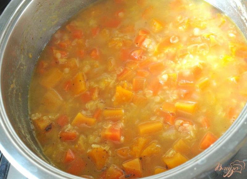 Фото приготовление рецепта: Суп-пюре из красной чечевицы шаг №4