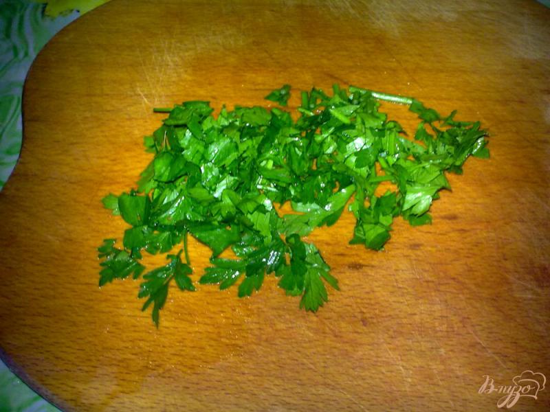 Фото приготовление рецепта: Салат из капусты с виноградом шаг №5