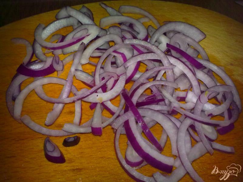 Фото приготовление рецепта: Салат из капусты с виноградом шаг №3