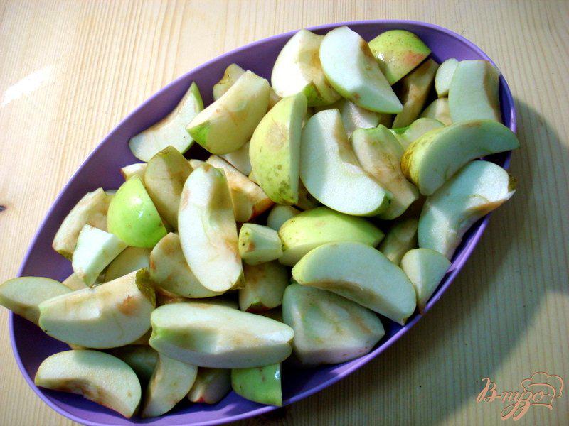 Фото приготовление рецепта: Яблочный компот с корицей шаг №3