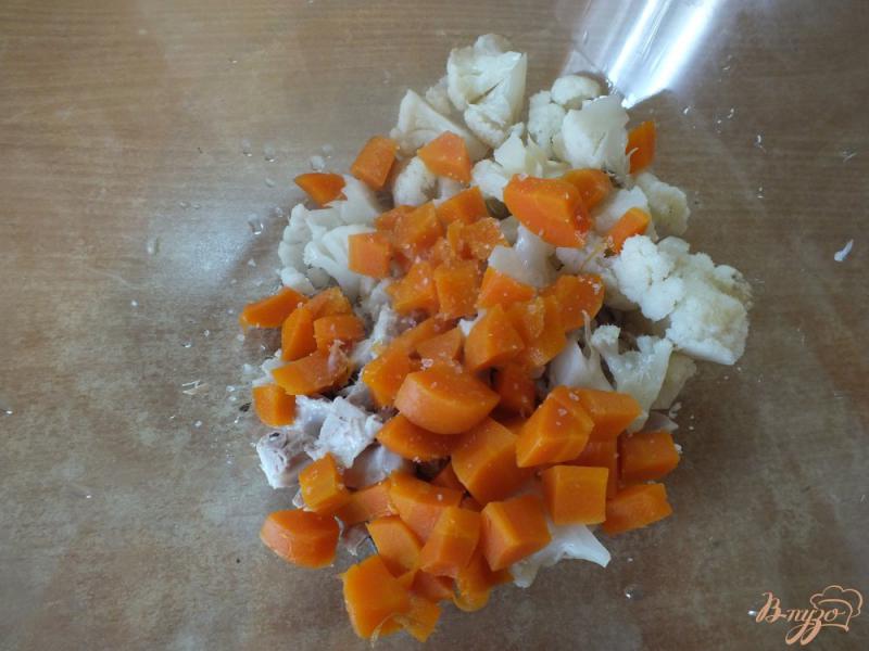 Фото приготовление рецепта: Лаваш с овощами, курицей и сулугуни шаг №6