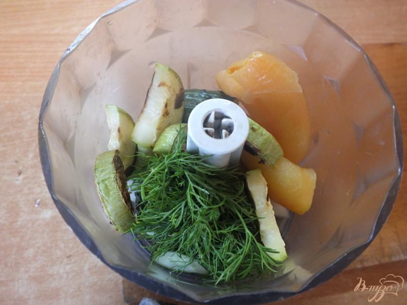 Фото приготовление рецепта: Холодный суп-пюре из печеных овощей и лаваша шаг №8