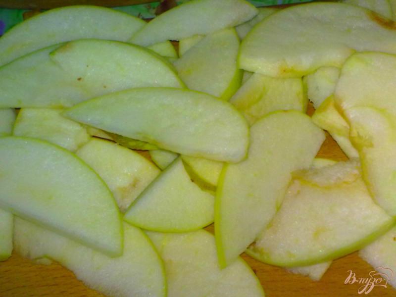 Фото приготовление рецепта: Компот яблочный с изюмом шаг №1