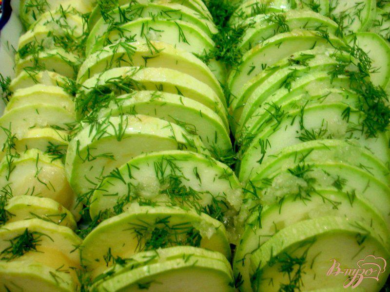 Фото приготовление рецепта: Картофель с кабачками запеченные в сливках шаг №6