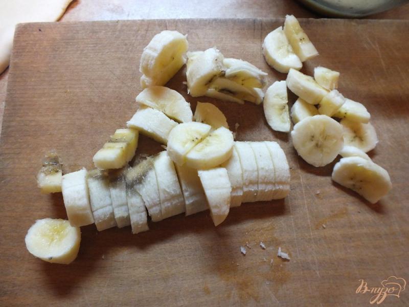 Фото приготовление рецепта: Слойки с бананом шаг №5