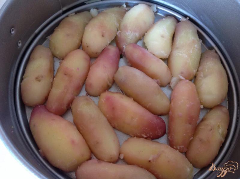 Фото приготовление рецепта: Картофель запеченный в чесночном масле шаг №2