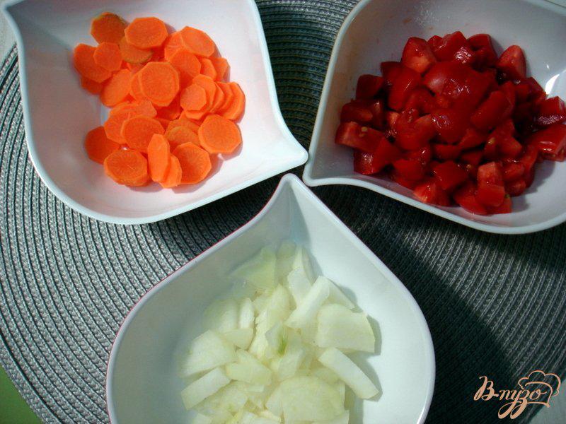 Фото приготовление рецепта: Суп из опят, рыжиков и цветной капусты шаг №4