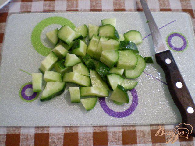 Фото приготовление рецепта: Овощной салат с кольраби шаг №3