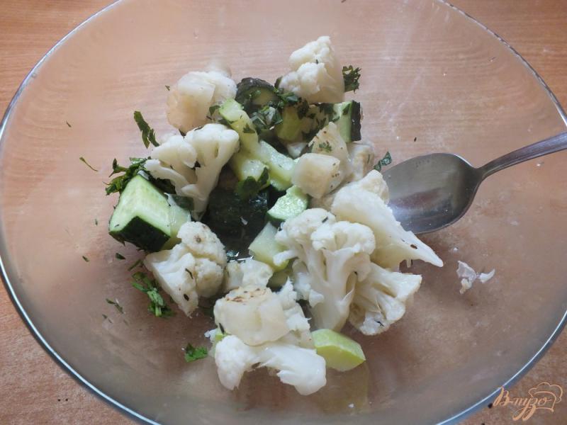 Фото приготовление рецепта: Крем-суп из огурца и цветной капусты шаг №8