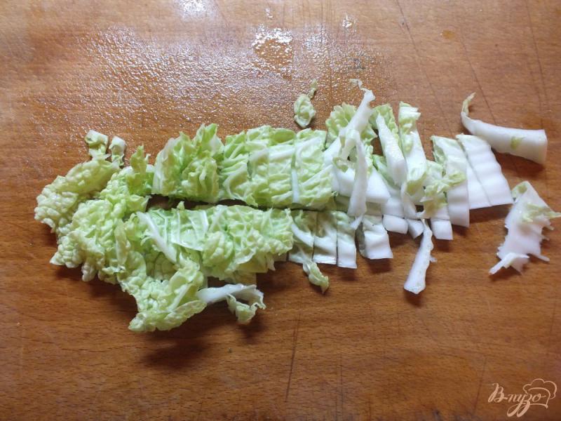 Фото приготовление рецепта: Салат из огурцов и шафраном и домашним творогом шаг №4