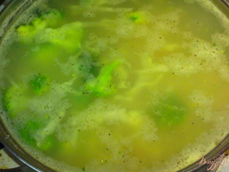Фото приготовление рецепта: Суп сырный шаг №8