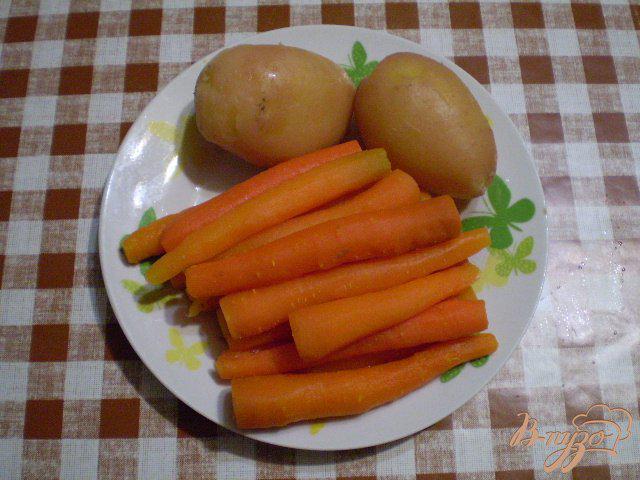 Фото приготовление рецепта: Салат «Морковка» шаг №2